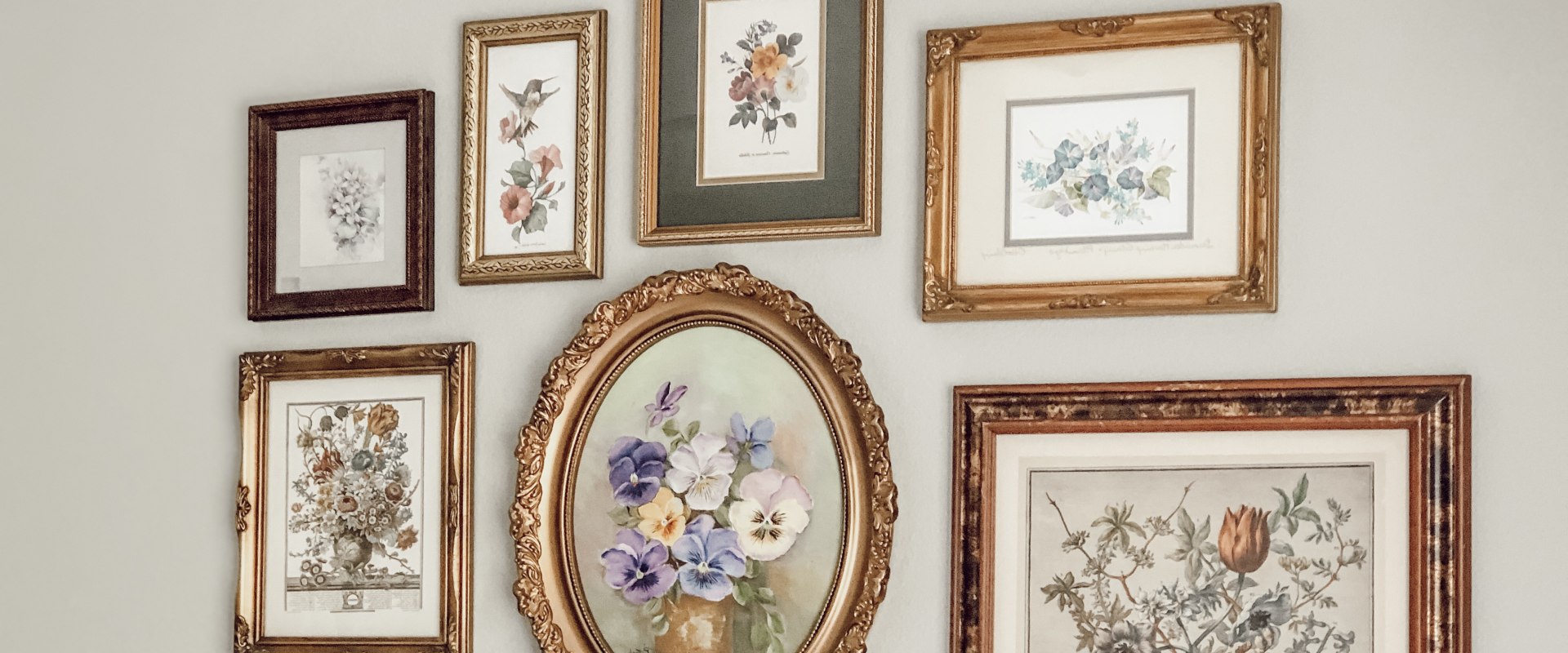 What are some of the most popular wall art pieces for vintage charm in home decor?